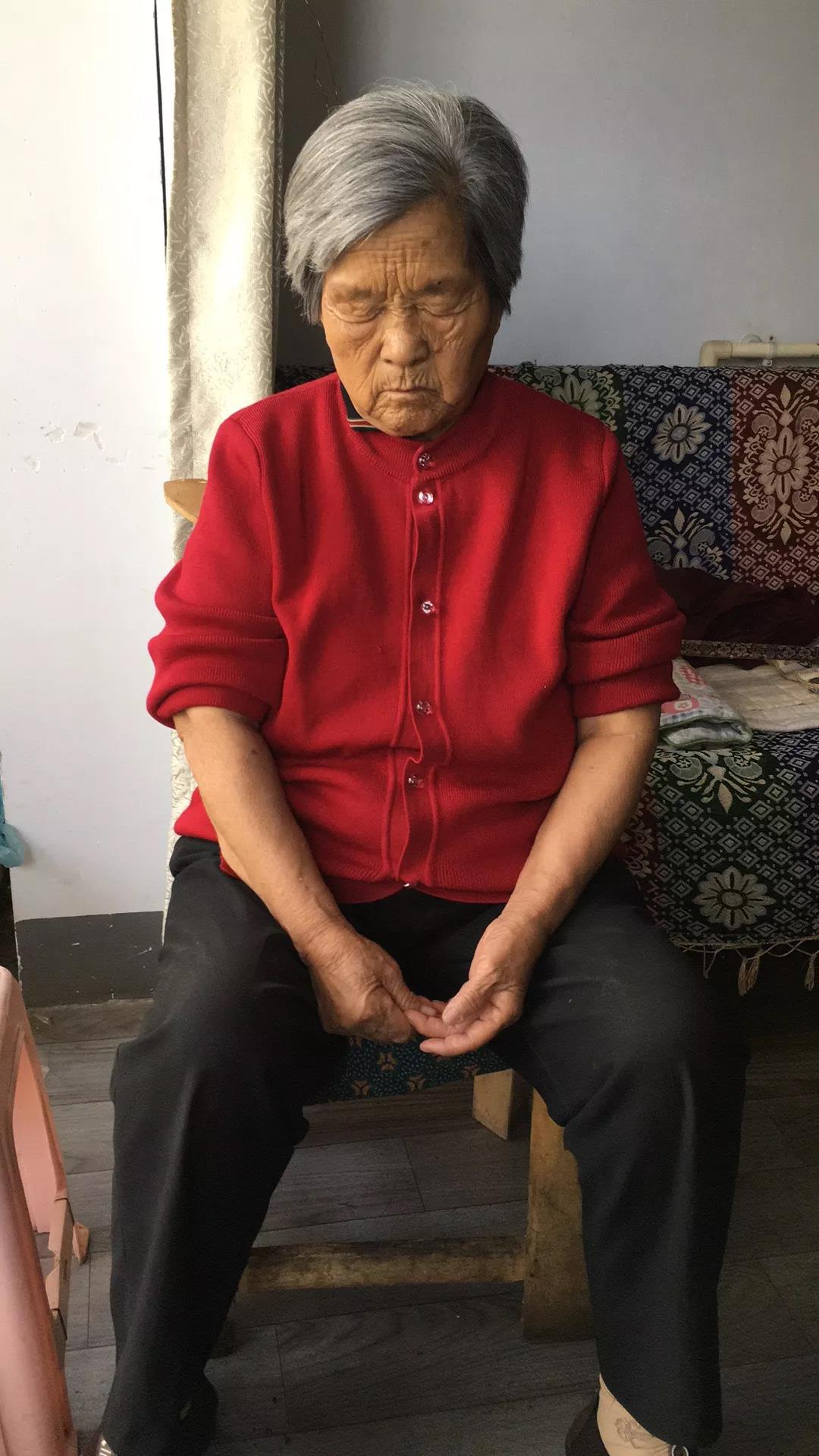 1526263920130043.jpg 01.jpg